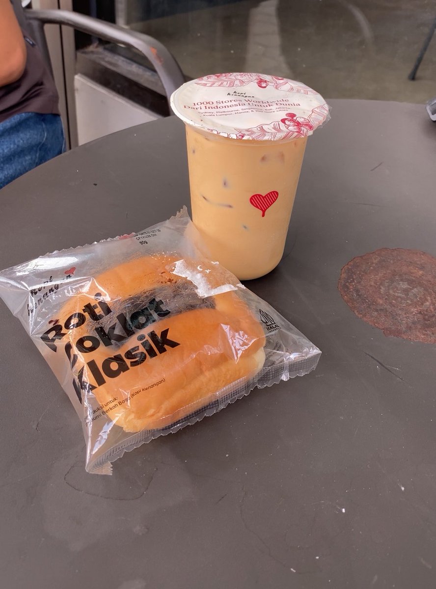 Ndrendreee's tweet photo. Kalian punya gak sih,temen yang jarang temu,chat seperlunya,tapi pas temu tetep asikk dan nyambuung 🤝😆 guys,we should be grateful.. https://t.co/qpatPFwsrF