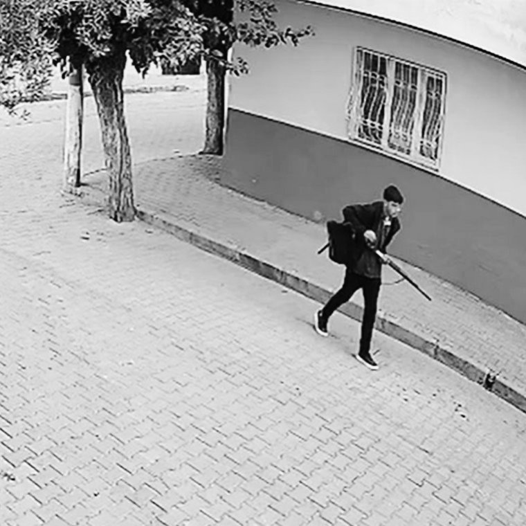 HuznumunKosesi's tweet photo. 'Şehri imâr ederken nesli ihyâ etmeyi ihmal ederseniz, ihmâl ettiğiniz nesil imâr ettiğiniz şehri tahrip eder..'

'
#manisa #saldırı https://t.co/Aw45INVgua