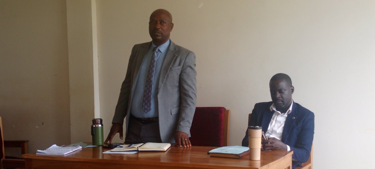 Bulambuli_LG's tweet photo. The district team and the ministry of health are holding a meeting on measles-Rubella campaign chaired by Deputy RDC  mr.Balere Trevor and PACAO Mr Gidoi Charles. 
 Our district is fully equipped and prepared to handle the fourth coming exercise that starts next month. https://t.co/rW7GNFTSov