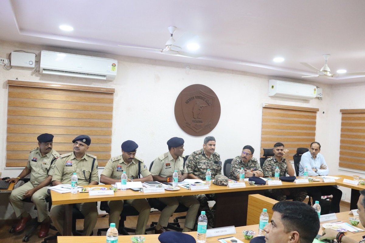 CTGSECTORCRPF's tweet photo. *Strengthening Security & Inter-Agency Coordination!* 

On 21/09/2026, high-level review meetings were held at Jagdalpur & Bijapur, chaired by Shri A.D. Gautam, IPS, DGP Chhattisgarh, to review key issues relating to LWE, surrendered cadres monitoring, weapon recovery and reclaiming etc.

Shri Vivekanand, IPS, ADG (ANO), Shri Badri Narayan, IPS, IG Bastar, Shri Kabib K, IPS, IG Chhattisgarh Sector CRPF, along with CRPF DIGs, Commandants & Chhattisgarh Police DIGs & SPs attended.

In pursuance of DG, CRPF Special Drive for reclamation of lost CRPF weapons in Chhattisgarh, emphasis was laid on time-bound coordinated efforts & joint action for speedy recovery of lost weapons. All officers shared their views for strengthening inter-agency coordination.
#NationFirst #MissionNaxalMuktBharat2026 #VandeMataram150
#Chhattisgarh Police #SPSukma#SP Bastar#Sp Bijapur#SP Dantewada @gpsinghips @crpfindia @CentralZoneCrpf @BastarPoliceR @CGPoliceDept @DIGOPSBJPR@OpsKonta@OpsRangeSukma@Digpopsdwa@digopsjagdalpur@RaipurRange@80Crpf@241Bn@