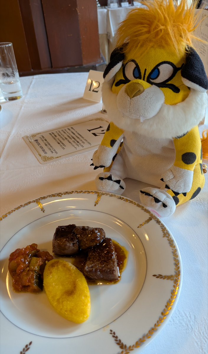 Lay_Fonteinne's tweet photo. ベビは大好きなホテルのボールルームでご馳走を食べプチ船旅をしてきました https://t.co/TwnHevgM0e