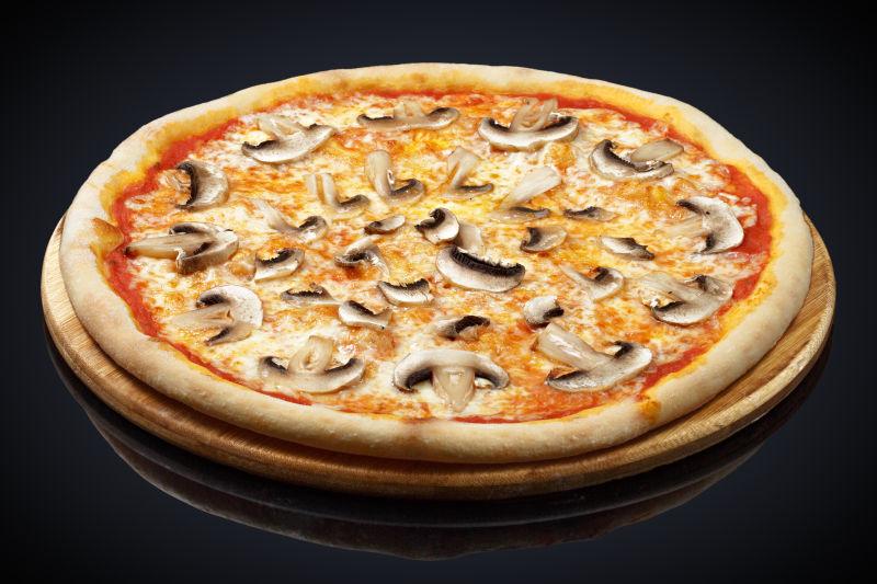 niietha19's tweet photo. Just had the BEST truffle mushroom pizza at that new cozy spot downtown! Crispy crust, rich truffle aroma, perfectly melted cheese—10/10, already planning my next visit. https://t.co/IZqtlwvtfr