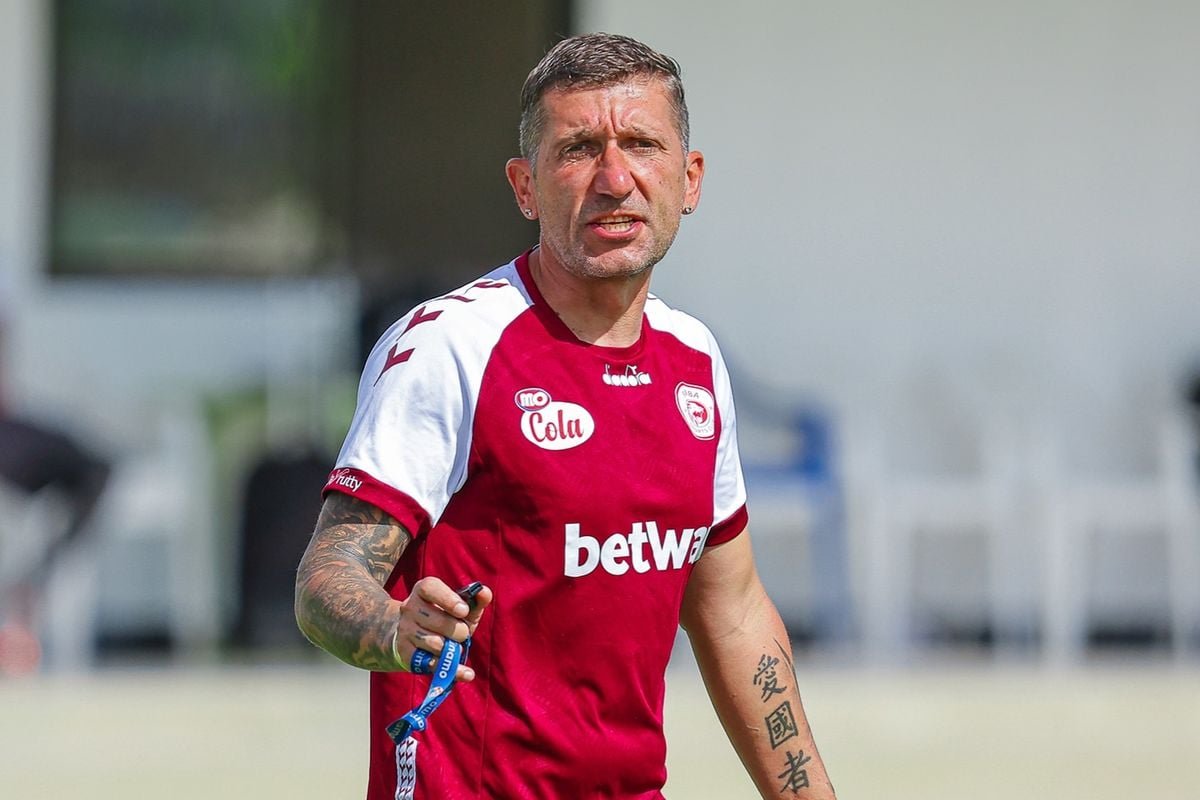 EricNdagije250's tweet photo. OFFICIAL 🚨

Richards Bay FC🇿🇦 have officially appointed Bulgarian coach Dimitar Pantev as their new head coach.

Pantev joins Richards Bay FC on a contract running until the end of the season, taking charge as the club’s new head coach. https://t.co/xi6etIESbs
