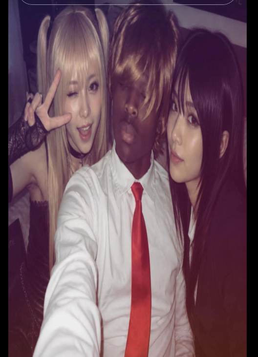 Leofzrm's tweet photo. Klein on the left, suki on the right 👀 https://t.co/ROYMtZbjz4
