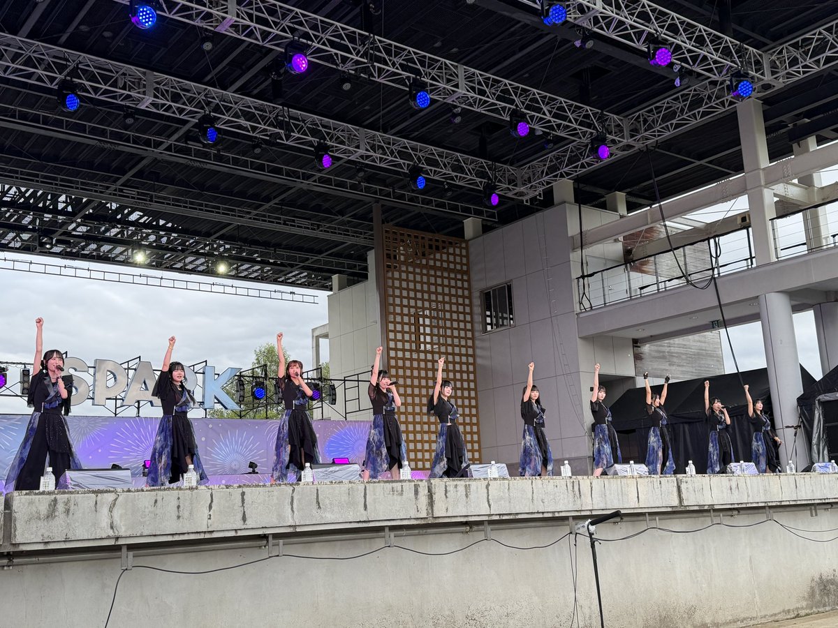 whsp_official's tweet photo. ◤🎆「#SPARK2026 in YAMANAKAKO」ありがとうございました🦂◢
#SPARK山中湖 #WHITESCORPION #ホワスピ

皆さんの声援も熱く、盛り上がりのステージとなりました🔥
現地、そして配信からたくさんの応援をありがとうございました🤍

🎧本日のセトリ🎧
1.ポラリス（北極星）
2.タラレバ
3.Satisfaction graffiti
4.純愛トースター
5.I do love you!
6.Beach opening

明日は...【UP-T FESTIVAL×IDOL COLLECTION FESTIVAL】

トリを務めさせていただきます🎶
会場でお会いできるのを楽しみにしております🤍

🗓️9月23日（水・祝）
📍KANDA SQUARE HALL

🎤ステージ：20:15〜20:40
📸一曲目のみスマホで撮影可能

🤝特典会：20:50〜21:50（終演後）
※列途切れ次第終了

👥特典会(ペア握手会)レーン
①ACE AOI
②ACO NICO
③ALLY NAVI
④CHOCO HANNA
⑤MOMO NATSU

🎫当日券はこちら
🔗https://t.co/TAtvgOb7MG