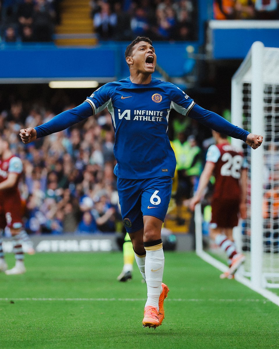 ChelseaFC's tweet photo. Have a wonderful birthday, Thiago Silva. 💙🇧🇷 https://t.co/XQAutGioPT