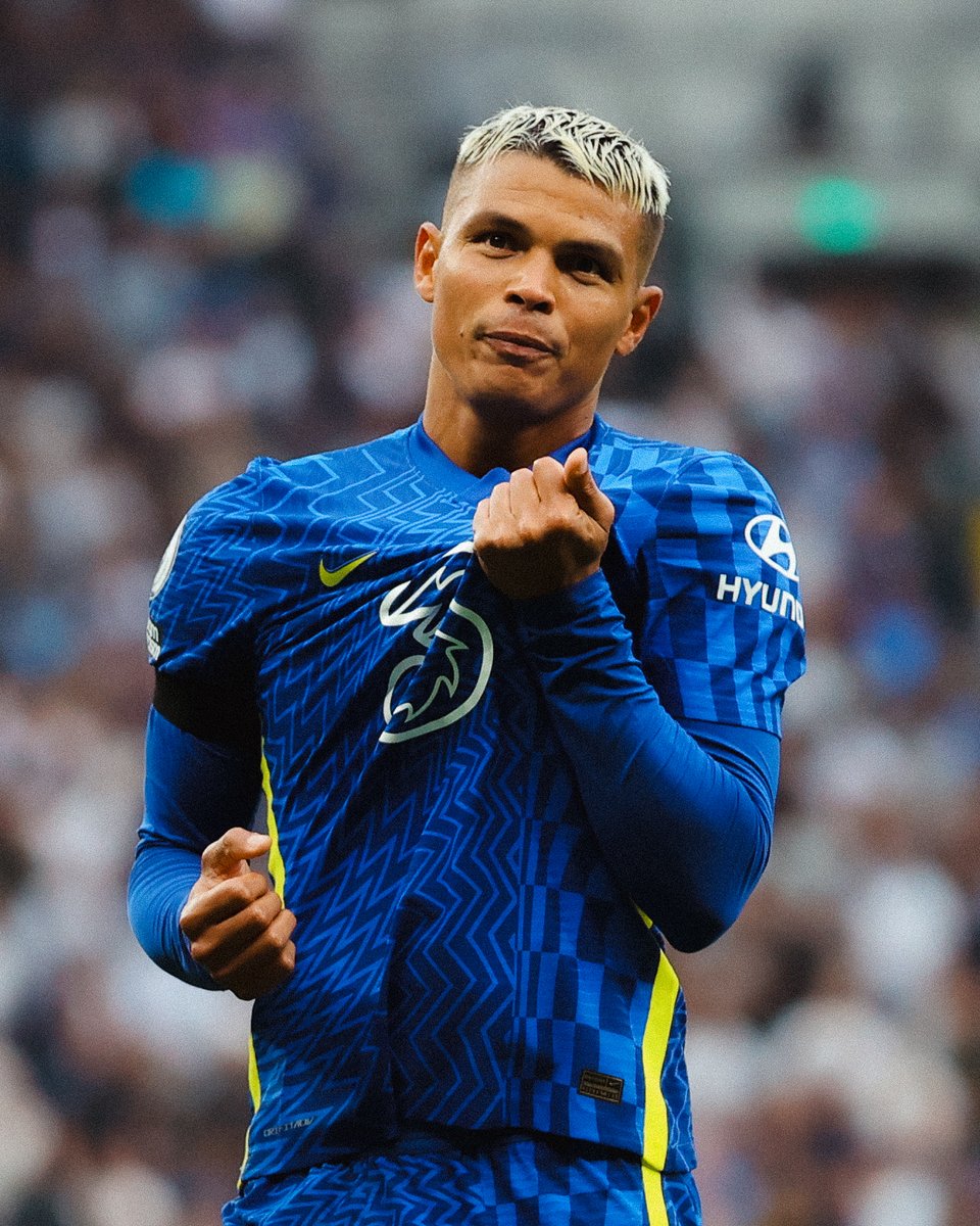 ChelseaFC's tweet photo. Have a wonderful birthday, Thiago Silva. 💙🇧🇷 https://t.co/XQAutGioPT