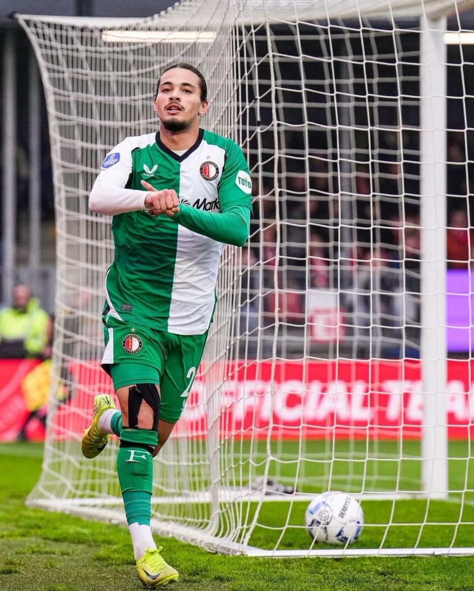 iuijn's tweet photo. لو في رجال في النادي يطلع ترينكاو في الشتوية وتصريفه سهل جداً كونه للاعب معروف وفي اندية مهتمه فيه 

انيس حاج هو البديل الانسب في الجناح الايمن 🟢✊ https://t.co/lLlK9pHlcr