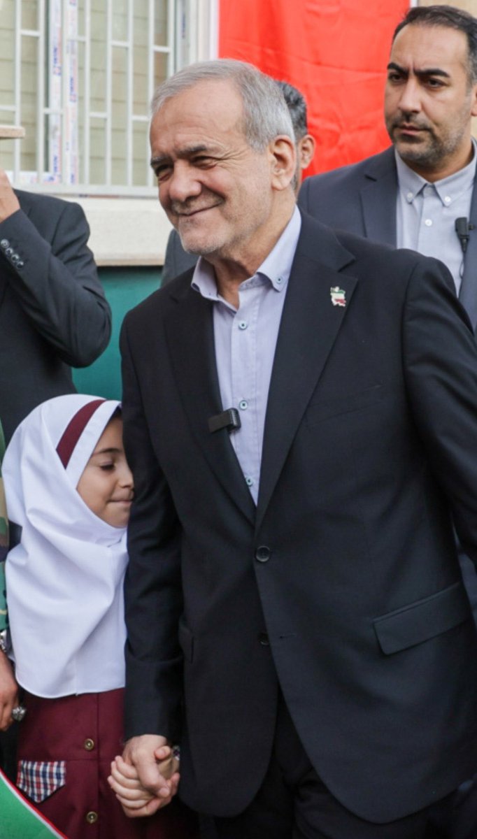 prpezeshkian's tweet photo. اسم این دختر ایران است . ❤️🇮🇷 https://t.co/Wkfvd7lwwm