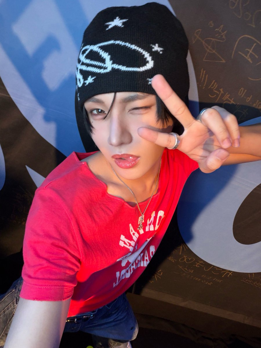 aoen_members's tweet photo. 鳥取公演ありがとうございました！
めっちゃ楽しかったです！声沢山出してくれて嬉しかったしもっと盛り上げたいと思ったので明日の公演も、もっともっと声出して一緒に遊びましょう！

#aoen_青のはじまり
#aoen #アオエン #雅久 #GAKU https://t.co/xZe9kEZTWw