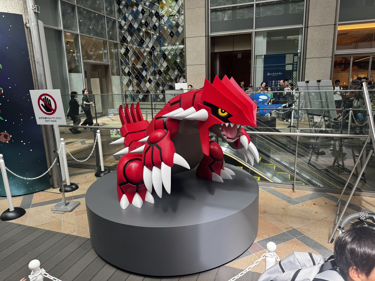 elza_children's tweet photo. 今日は伝説のポケモンに会ってきた https://t.co/RUy4zIUvAG