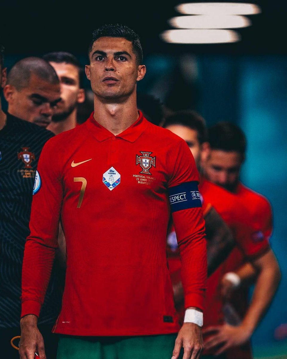 CristianoXtra_'s tweet photo. Messi can keep his retirement shirt with him, Ronaldo will score 150 International goals and 1000 career goals in that time

This will burn Messi fans. 😂 https://t.co/gsX5dROgzv