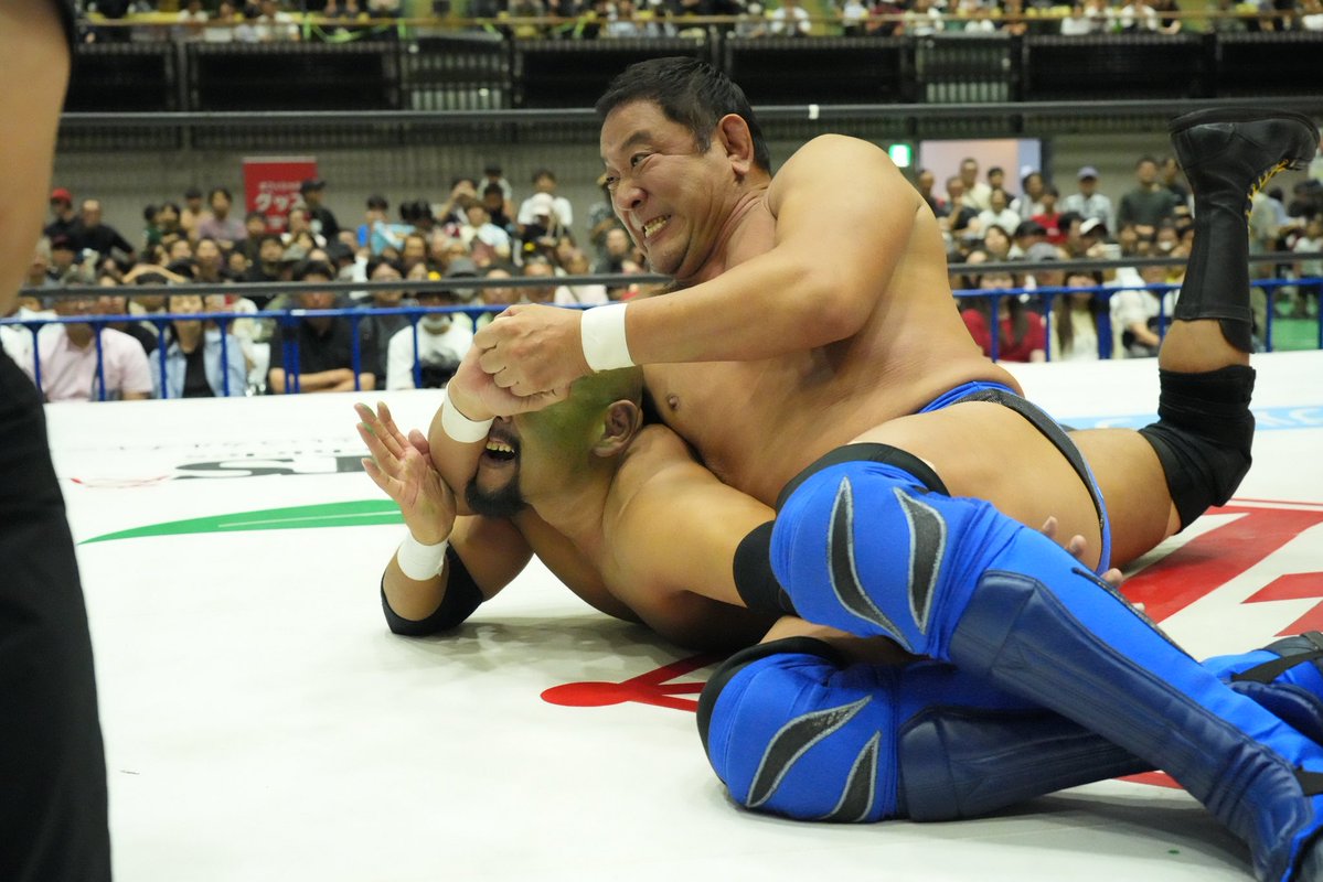 kyushupro_new's tweet photo. 【試合結果】
2026.9.22(火・祝)
株式会社栗山建設PRESENTS『鳥栖ば元気にするケン！』
［観衆：1086名 ※超満員］

🏆〈九州プロレスタッグ選手権試合〉
［王者］永田裕志＆TAJIRI●
（11分23秒 ※グランドコブラ）
［挑戦者］◯桜島なおき＆マッハ隼人

▶︎第18代タッグ王者の防衛失敗。新タッグ王者が誕生。

#鳥栖市
#九州プロレス
#qpro