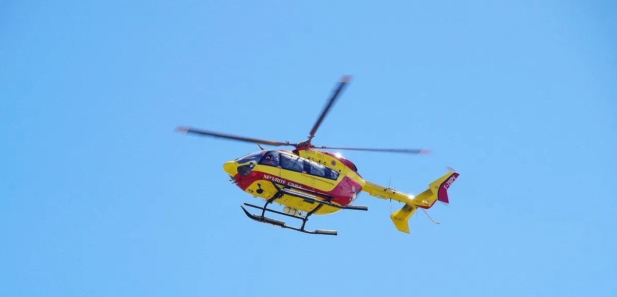 Image de Préfecture maritime Manche et mer du Nord - #opération d'assistance pour deux baigneuses en difficulté au large de la plage de Jullouville.
Enga