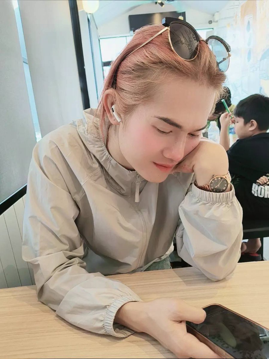 Soferqs7z's tweet photo. พักร้อน2วัน  ไม่รู้จะไปไหนเลย https://t.co/X9keYImv05