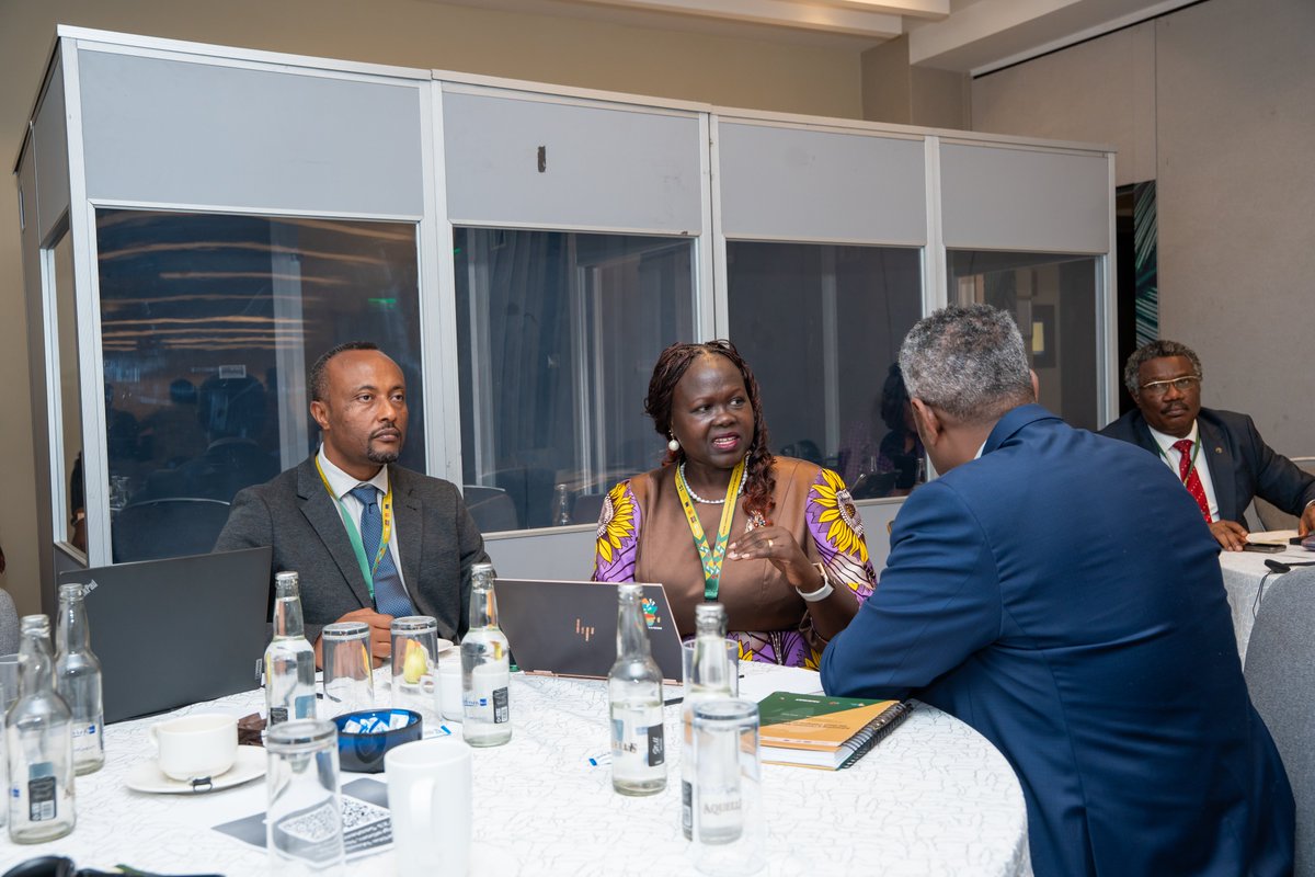 EHoALabourMig's tweet photo. The @_AfricanUnion , with @ilo support, is convening a tripartite meeting in #Nairobi, 🇰🇪 to advance a common African approach to fair recruitment, decent work, migrant worker protection and labour mobility ahead of the 2026 #DohaDialogue. https://t.co/UDXsPQIuXG