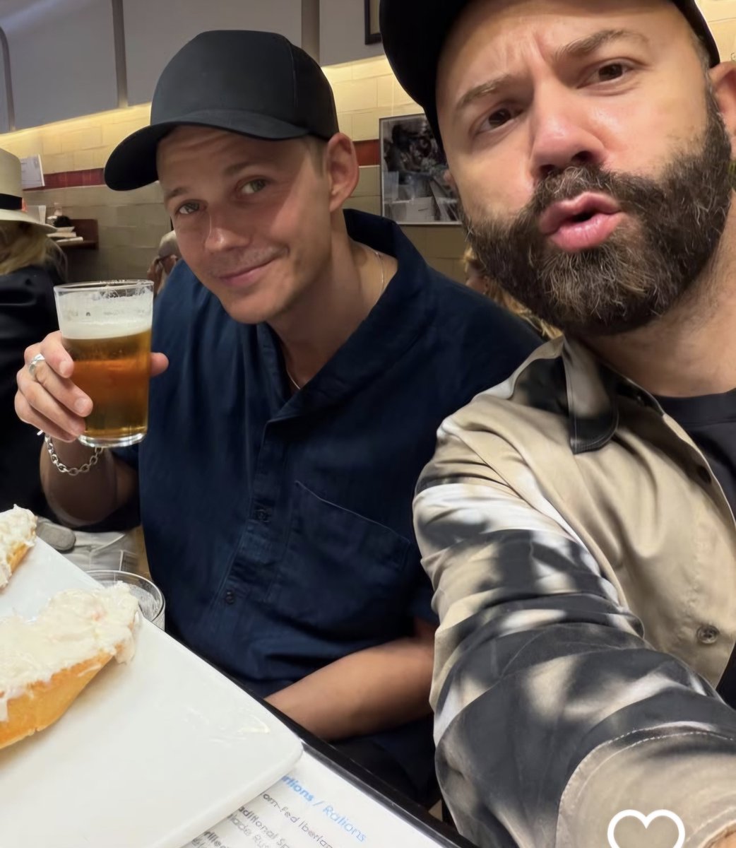Billsgirl2079's tweet photo. Cheers babe... 🍻 https://t.co/PvqxkIlGOa