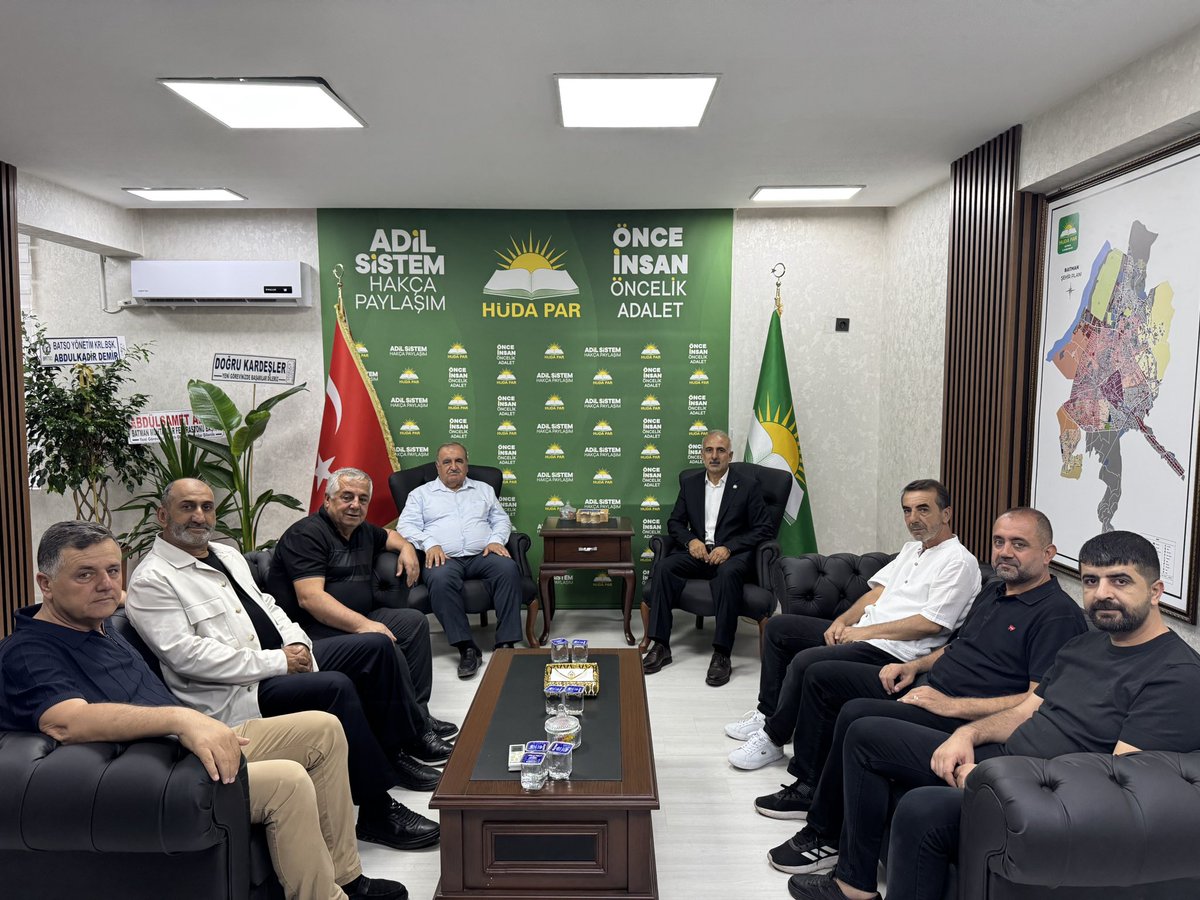HudaParBatman's tweet photo. İl Başkanımız Sayın Mehmet Emin Doğru’ya hayırlı olsun ziyaretinde bulunan tüm hemşehrilerimize teşekkür ediyoruz.

Güzel dilekleri ve gönülden destekleriyle bizleri mutlu eden hemşehrilerimizin nazik ziyaretleri bizler için çok kıymetlidir. https://t.co/NdCnuAxOs4