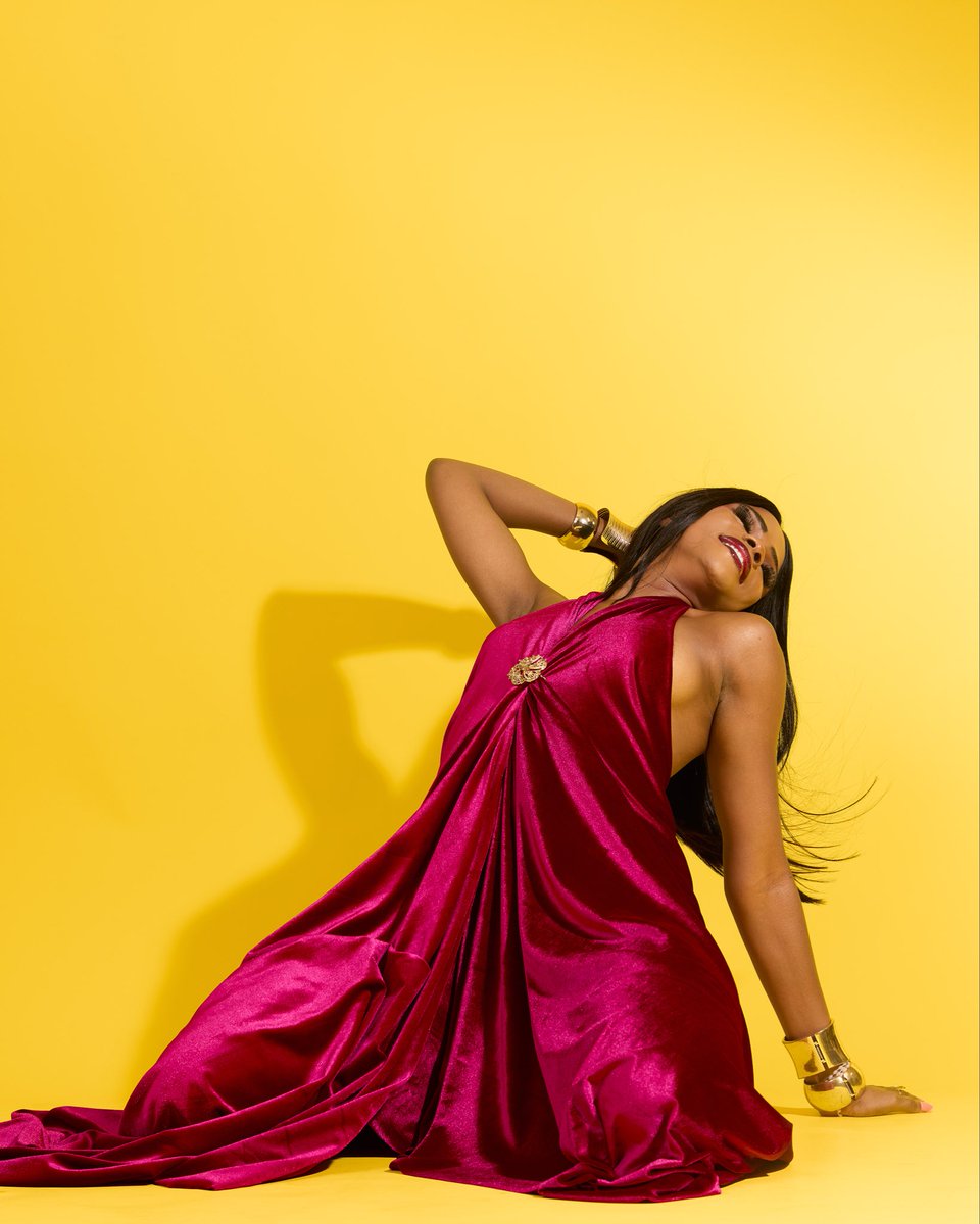MercedesBbn's tweet photo. Happy birthday to me 
Grateful for where I'm at even more grateful for where I'm headed
As i observe increase in age so shall I observe increase in every detail of my life that will yield me success,peace,ease,prosperity,and everything good
Cheers to a new age
#BBNaija 
#Mercedes https://t.co/yMrAVX5M8T
