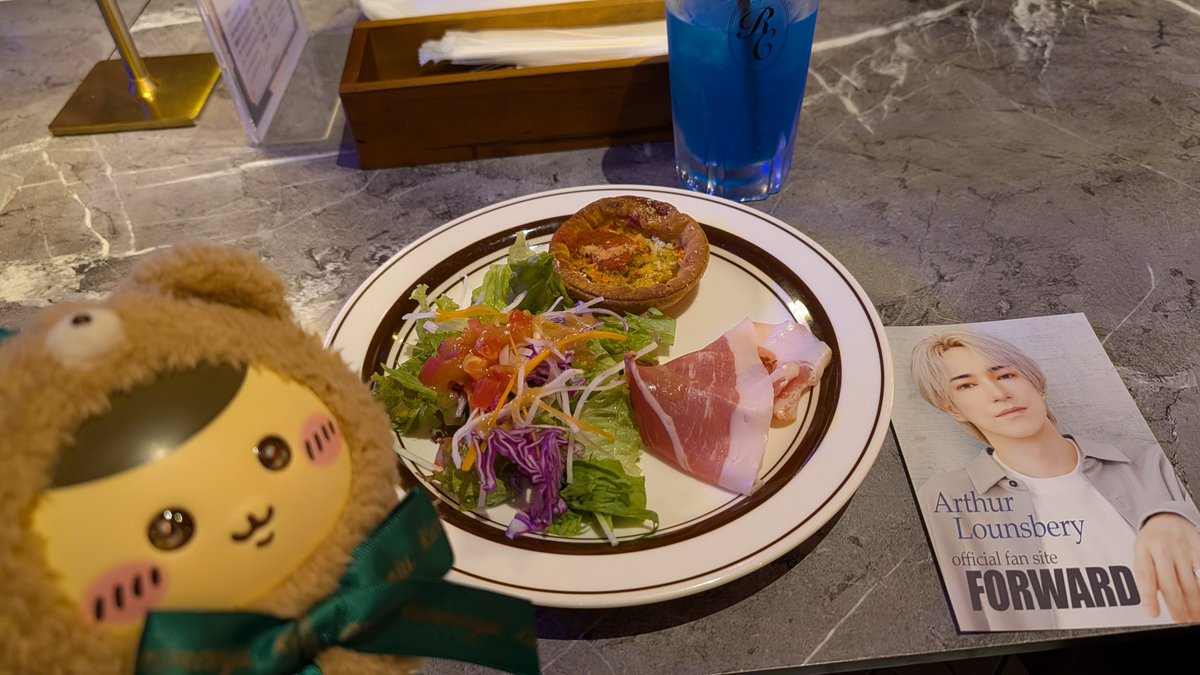 cotttta's tweet photo. ステーキめちゃおいしい😭😭たのしい
声優のイベント全部これにしてほしい https://t.co/WdZZYMI7Uq