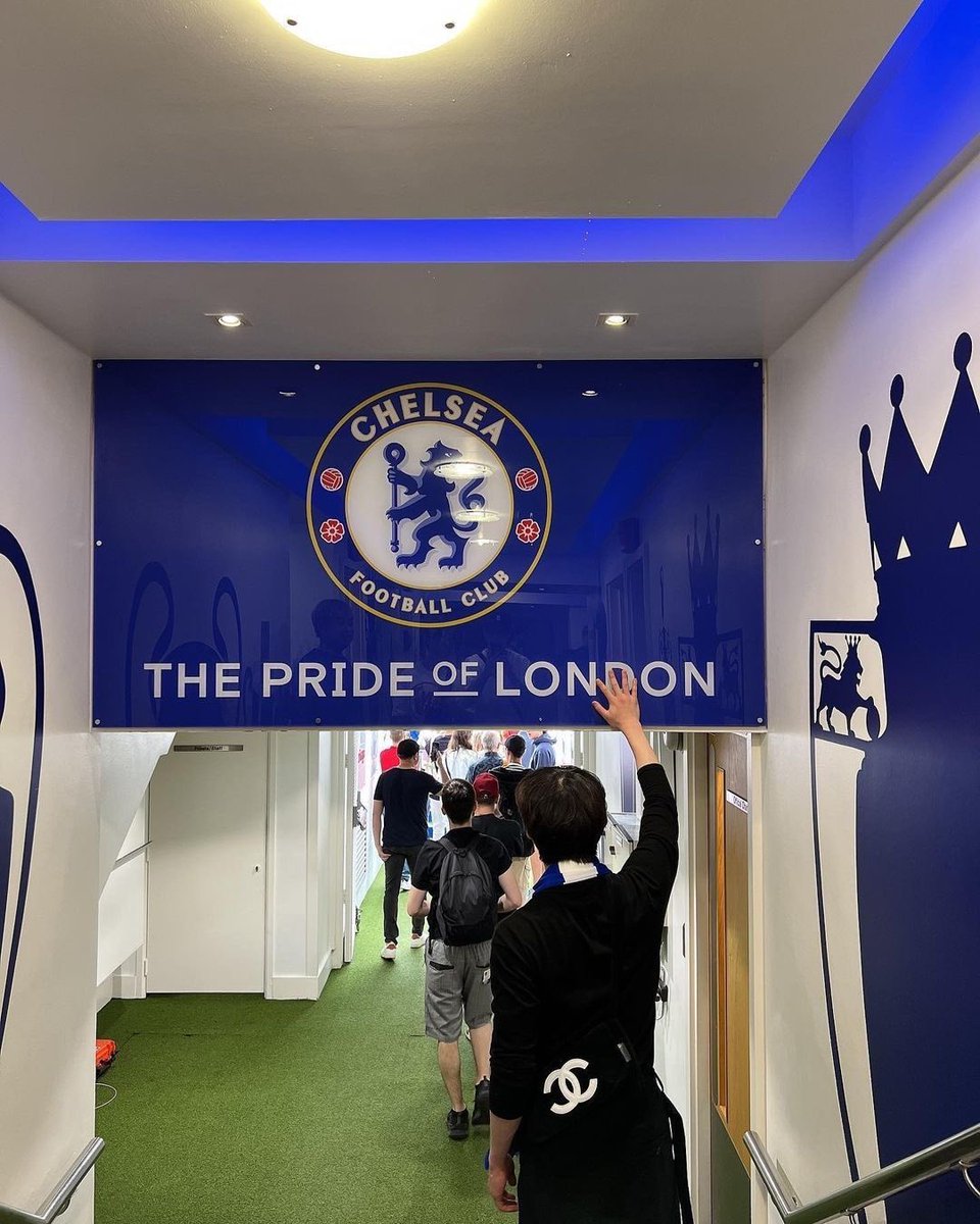 Missionqa's tweet photo. Life comes at you fast just like reminding them they’re Arsenal.

No controversy.
No context. https://t.co/H5rwvZZ6tz