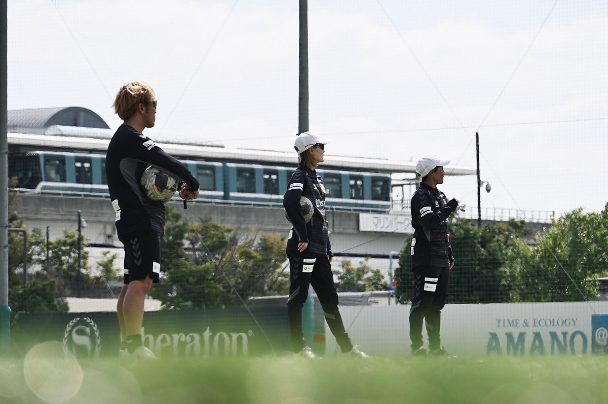inac_kobe2001's tweet photo. 𝐌𝐀𝐓𝐂𝐇𝐃𝐀𝐘 -𝟏🔥

明日はアウェイで千葉L戦⚔️🟡

総力戦で、勝ち点3を掴む。
INACファミリー全員でともに戦いましょう。

𝐍𝐄𝐗𝐓 𝐌𝐀𝐓𝐂𝐇🔜
🗓️9/23(水・祝)16:00
🆚ジェフ千葉レディース
🏟️オリプリ

#inackobe #INAC神戸 #Ignition https://t.co/gzo2CWvDw2