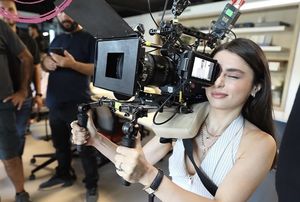 muhtemelaskimiz's tweet photo. başladı bizim #MuhtemelAşk mesaisi
#MuhtemelAşk #DefKad #AyçaAyşinTuran #EkinKoç @muhtemelaskdizi https://t.co/YC6rDnuc7y