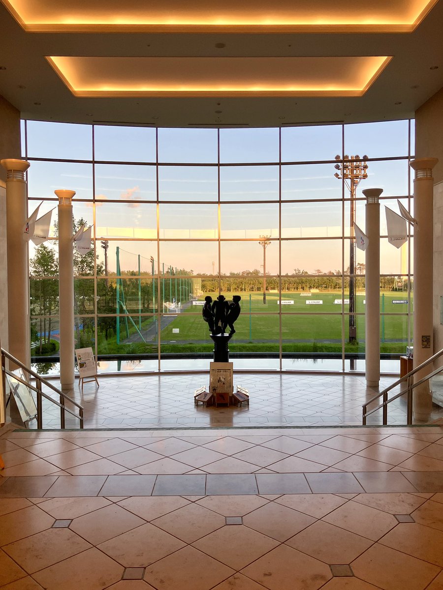 sa__n_rc's tweet photo. 福島県Jヴィレッジ、サッカー日本代表をはじめとしたトレーニング施設、サッカーピッチが9面、室内練習場と、Jリーグ用スタジアムもある。が、ホテルでもあるのです。レストランやジム等もあり、サイクリストにもオススメ。震災以降、地域復興のシンボルにもなっている。 https://t.co/vOGbWNf9wA