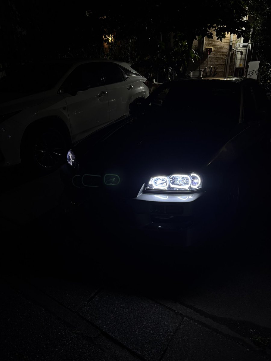 WASAKUNN2022's tweet photo. before・after
社外ヘッドライト URAS張り出し 
URAS 50mmワイド
社外ヘッドライト安いから買ったけどダサいし片目付かないから誰か欲しい人前期ヘッドライトと交換して欲しいw
 #ER34   #スカイライン  #URAS https://t.co/EHx8mRGDkl