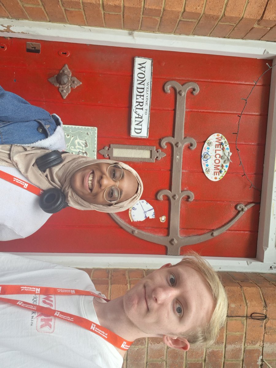 ConnorW94992836's tweet photo. @Journalism_UON @SiennaTaylor101 #TTH26 @Journalism_UON St Giles Door Alice in Wonderland https://t.co/xsAew1BmxF