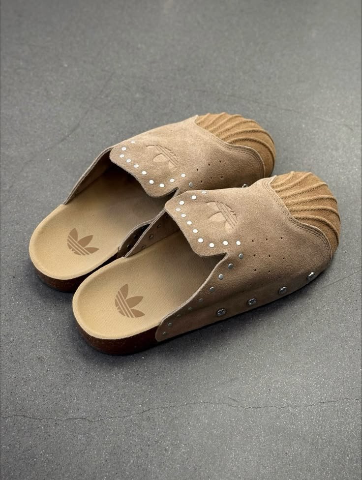 centjpegs's tweet photo. Adidas birken ♟️ https://t.co/zFsB8moLpb