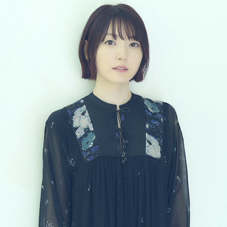 oricon_anime_'s tweet photo. 花澤香菜、初めて買ったCDは「ロマンス」
「すごいよ！マサルさん」主題歌の名曲
https://t.co/p1eqpwzbEX
⠀
V系バンド・PENICILLINの楽曲。「ジュディマリと悩んだ末、「こっちのジャケのほうがかっこ良かった」と"ジャケ買い" したという。スタジオでは冒頭の「愛に気づいてください～」の部分のモノマネも披露した。