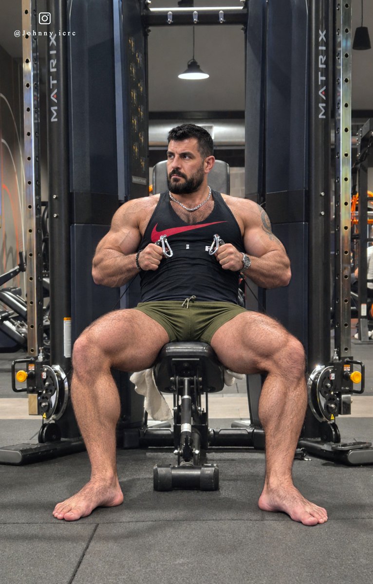 DiGiordania's tweet photo. Johnny Thabet ❤️
@Johnny_icrc
#musclehunk #musclestuff #menopenlegs #beardedmuscle #beardedhunk #bigshoulders #musclearms #musclelegs #hotshorts #nicebulge #mercilesslyfuckable #mercilesslylickable #somuchgoodstuff https://t.co/1Yl3fjBXG1