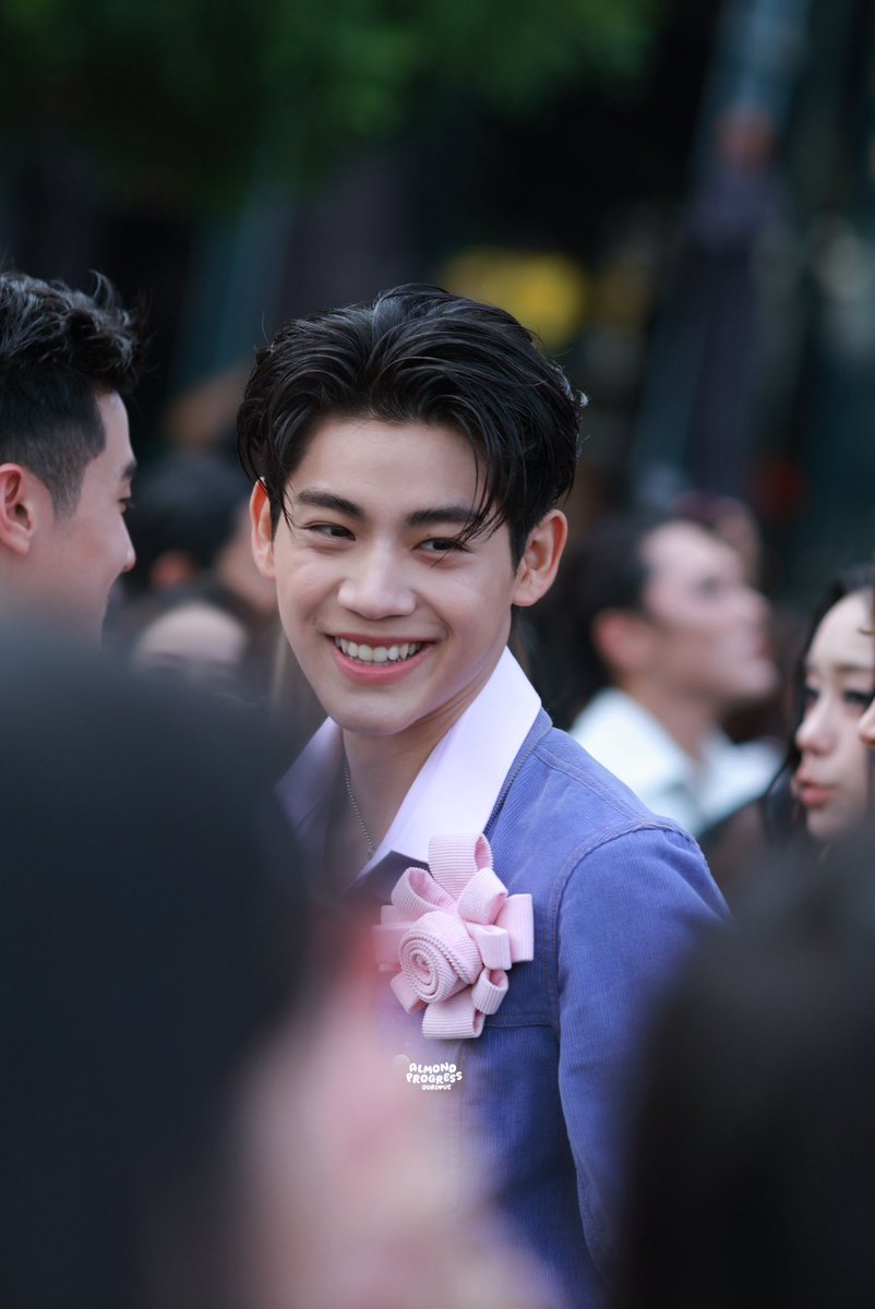 almondphun's tweet photo. the cutest smile 🤏🏻🥹

MONDPRO ELLE PRESSCON 2026
#ELLEFashionWeek2026 https://t.co/aNnqccqNMV