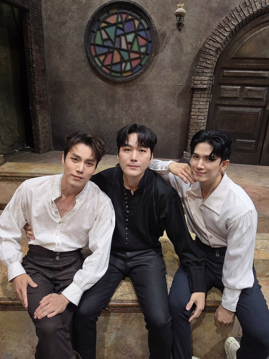heavenmania_'s tweet photo. [스타크로스드] 오늘의 베로나✉️

✔️티볼트 #정동화
✔️머큐쇼 #김찬호
✔️플레이어 #정상윤

𝑺𝑻𝑨𝑹𝑪𝑹𝑶𝑺𝑺𝑬𝑫

-
2026.9.22.~2026.12.13.
예스24아트원 2관
#연극 #스타크로스드 #starcrossed https://t.co/0ZKjDCWGFn