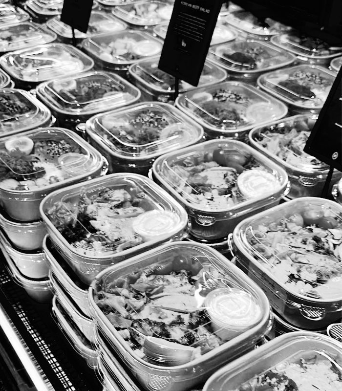 FervorOath's tweet photo. ░ TUE, 22/09/2026.
     MORES MOTION, 5030 MELROSE AVENUE.

Stopped by the set to drop off some food for the crew and sit in on a meeting with the team (actually an excuse for other ulterior motives). https://t.co/Tc1NEKH2na