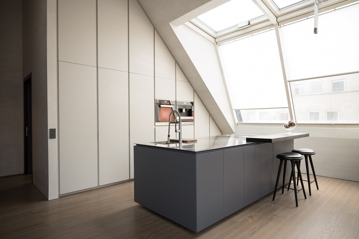immosearch_eu's tweet photo. 99,3 m² Design-Penthouse im 9. Bezirk: saniert, stilvoll eingerichtet und mit rund 33 m² Terrasse. 💫

Mehr erfahren: https://t.co/XmCQ5ZKSyQ

#Wien #Penthouse #Alsergrund #Design #Terrasse https://t.co/gARXfm8qeP