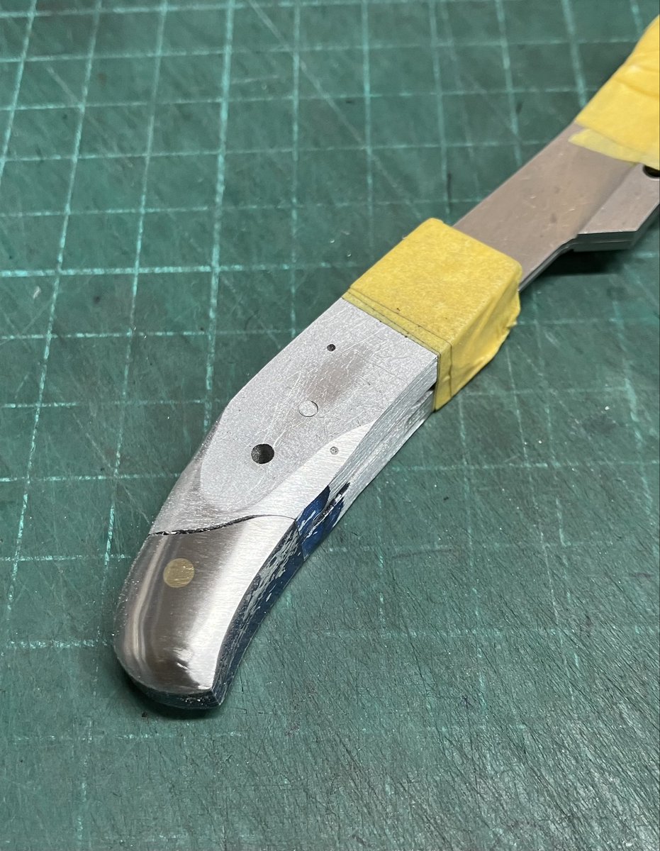 KnivesToru's tweet photo. ボルスターの加工 https://t.co/PgdT3sdYsE