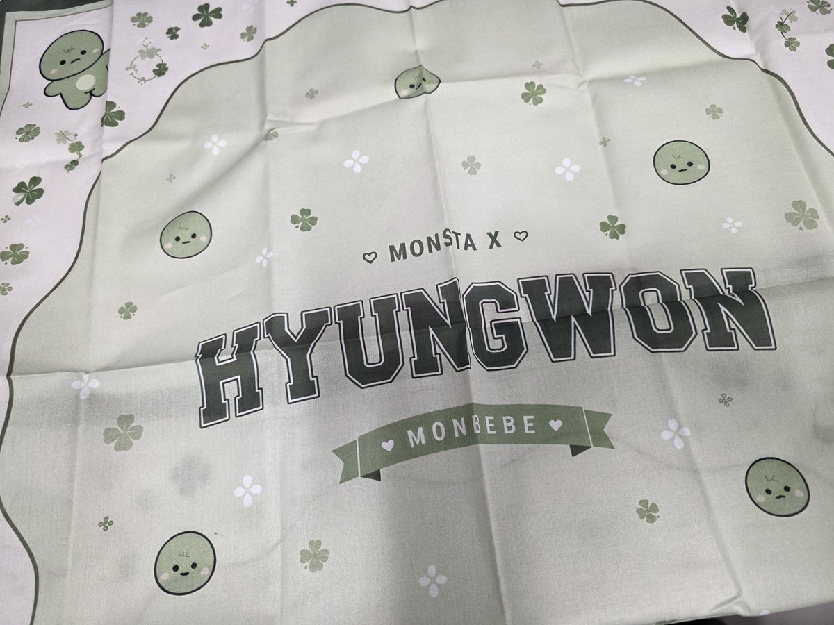 day___83's tweet photo. 뜯자마자 감탄 밖에 안나와여 실물이 더 이쁘잖아요🐢💚 https://t.co/lzeXmOSaO4