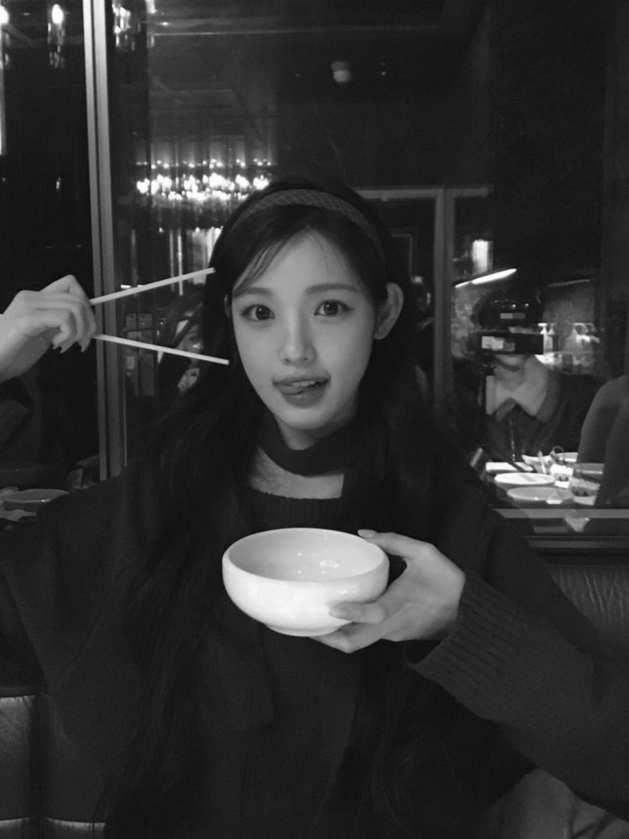 thegoddxss's tweet photo. 📍 Plaza Indonesia
| 16.45 WIB

Jajan dan belanja. It's girl's time with Echayang 😉✨ 
Sebelum Echa lanjut les hihihi 
Peluk erat cayangku 🩷 https://t.co/vcZ6vyHxVh