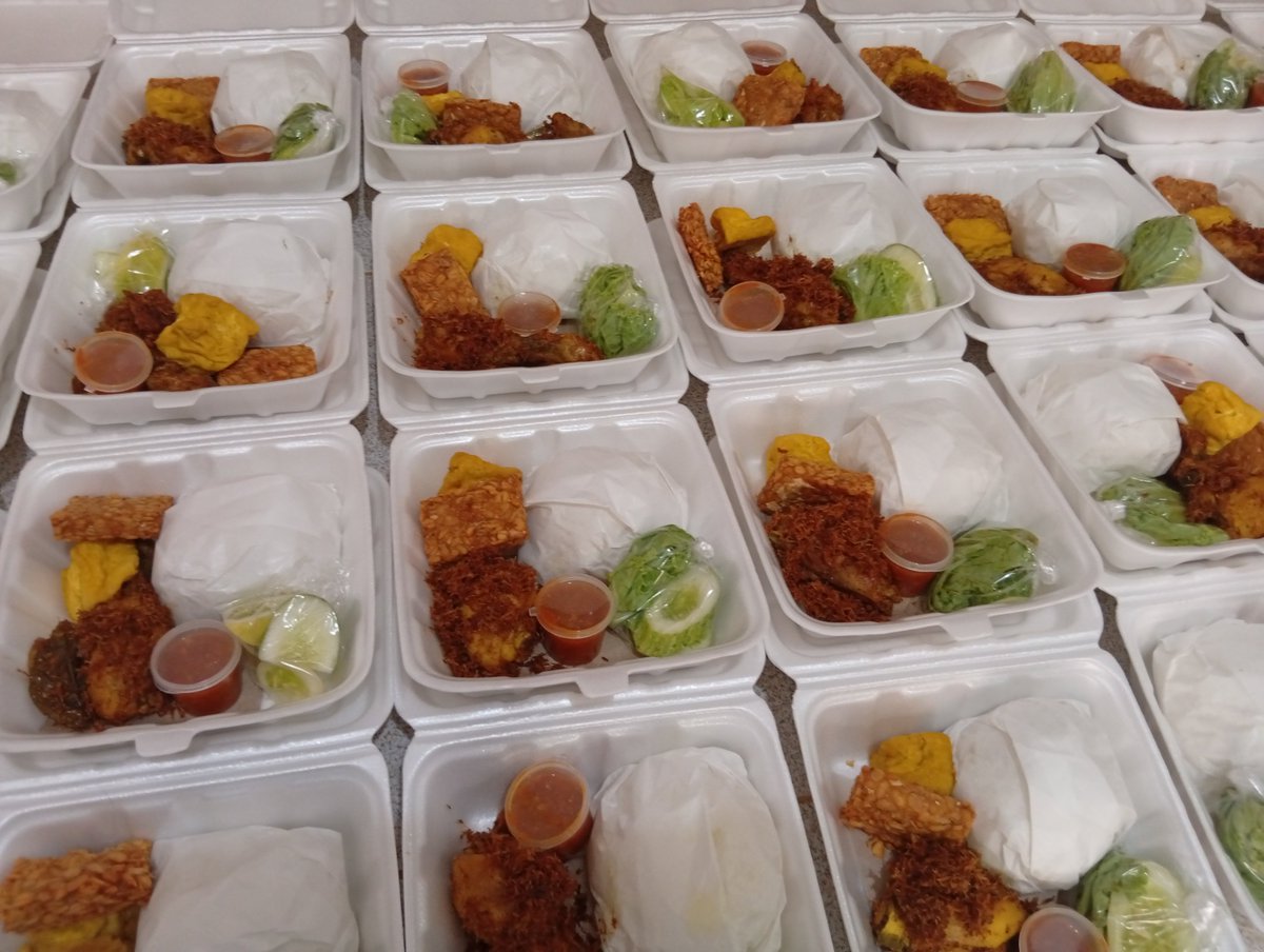 saffajrin's tweet photo. X please do ur magic ✨

Teman-teman aku jualan kue basah di sekolah, rumah jg. Siapa tau ada yg satu dom dan minat, boleh sekali bisa diantar. 
Aku BU u/ beli buku, gk bisa minta ortu krn ngojek lg sepi
Aku jg open utk kalian yg ingin sedekah subuh/jum'at berkah yaa.. 

📍Jabar https://t.co/lz2KuQJSvm