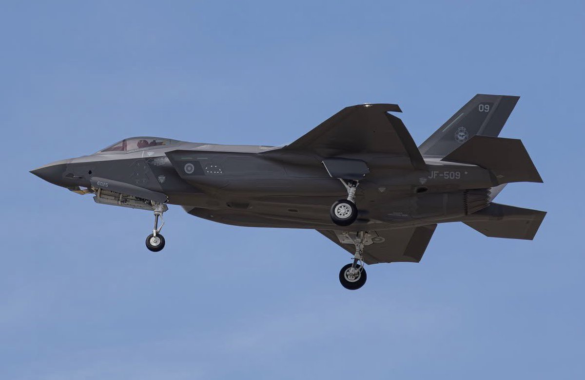 LDD_30's tweet photo. 🇫🇮 ⚡️JF-509 performed its first test flight out of KNFW. This is the last out of the first bunch of 4 being delivered to 11FW in Finland. 2 have been delivered to mainland Finland and 1 stuck in Lajes with a technical issue @FinnishAirForce 

Pics: cw_aviation_photos (instagram) https://t.co/bKPvO9dqKE