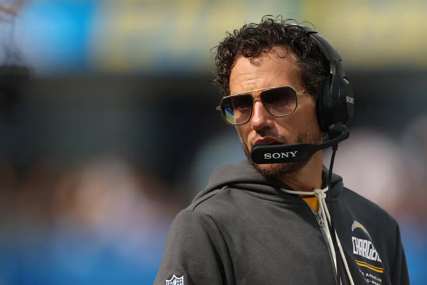 alexinsdorf99's tweet photo. Chargers' 2026 offense through 2 games:
30th in EPA/play (-0.241)
28th in success rate (36.9%)
27th in Dropback EPA/play (-0.079)
32nd in Rush EPA/play (-0.482)

Herbert is 29th in QB EPA/play (-0.092)

LA was 24th in EPA/play and 20th in success rate under Greg Roman in 2025. https://t.co/yoaeLMe4zw