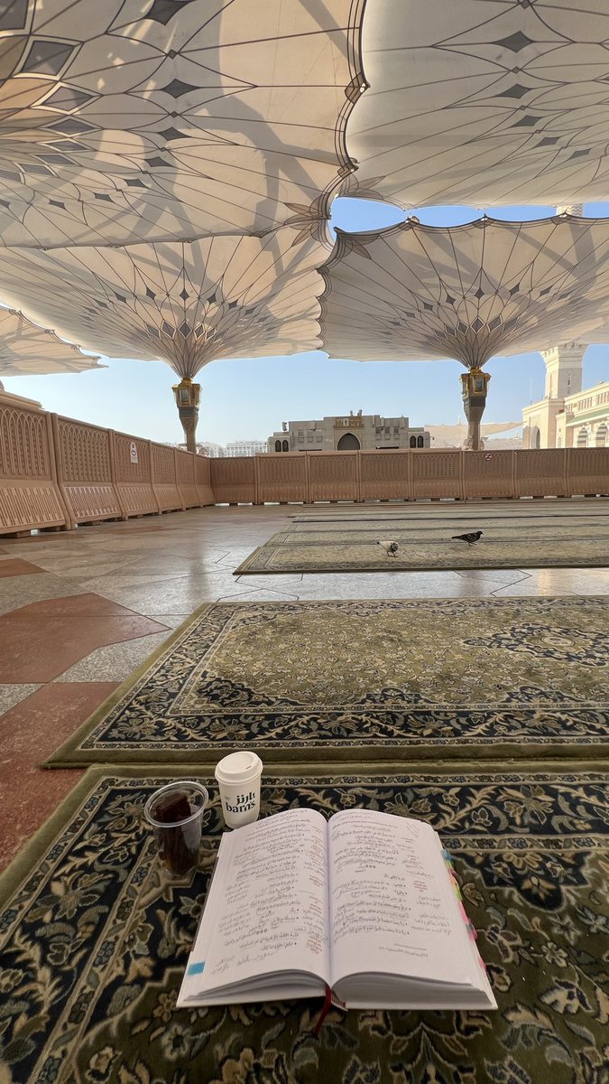 lawpdcr's tweet photo. قد يرى الإنسانُ الطريق واضحًا، ثم لا يبلغه؛ 
لأنَّ السيرَ إلى المقاصد ليس بالقوَّة وحدها، 
بل بمعونةٍ خفيَّةٍ من الله.

لذلك قال الرافعي :
«وكلُّ سهل: إذا لم يُوفِّق اللهُ، صعبٌ» https://t.co/l77UWJt1oY