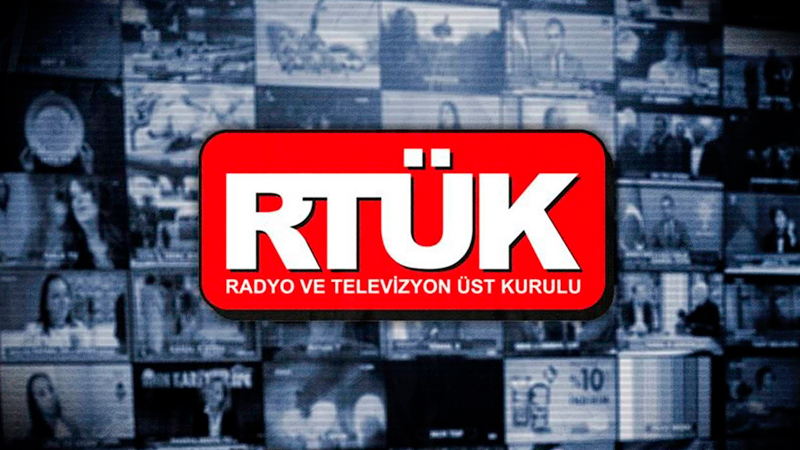 melikeozcanx's tweet photo. Manisa’daki okul saldırısına yayın yasağı getirildi.

RTÜK, Turgutlu Sulh Ceza Hâkimliği’nin kararıyla soruşturma tamamlanıncaya kadar olayla ilgili yayın yapılamayacağını duyurdu.

#Manisa #Turgutlu #RTÜK #SONDAKİKA