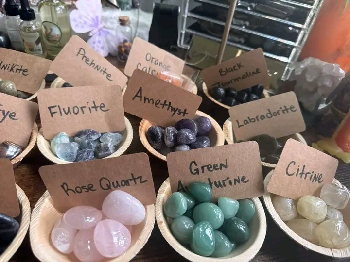ashleystephh's tweet photo. Someone placed a HUGE order last night and I just want to say THANK YOU! 🥹🙏🏾💎✨ And all the CRYSTALS y’all ordered?! 😍🔮 I’m super excited to get everything together. I absolutely LOVE providing beautiful healing crystals and spiritual tools with intention. 💎🌿✨

I appreciate every single order, big or small. Y’all keep Connection 2 Ascension FLOWING! 🧿💰💚✨