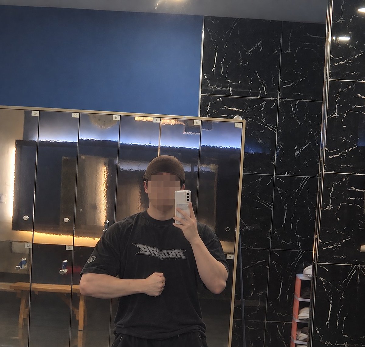 Tom_x5's tweet photo. 헬스=셀프로 하는 가학이다 https://t.co/kfFKavPoJe