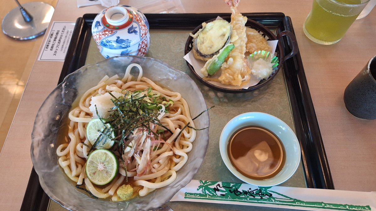 saesae6060's tweet photo. す　たちばなうどん？と、
バカな私は言ってしまった🤣 https://t.co/Li64STeXal