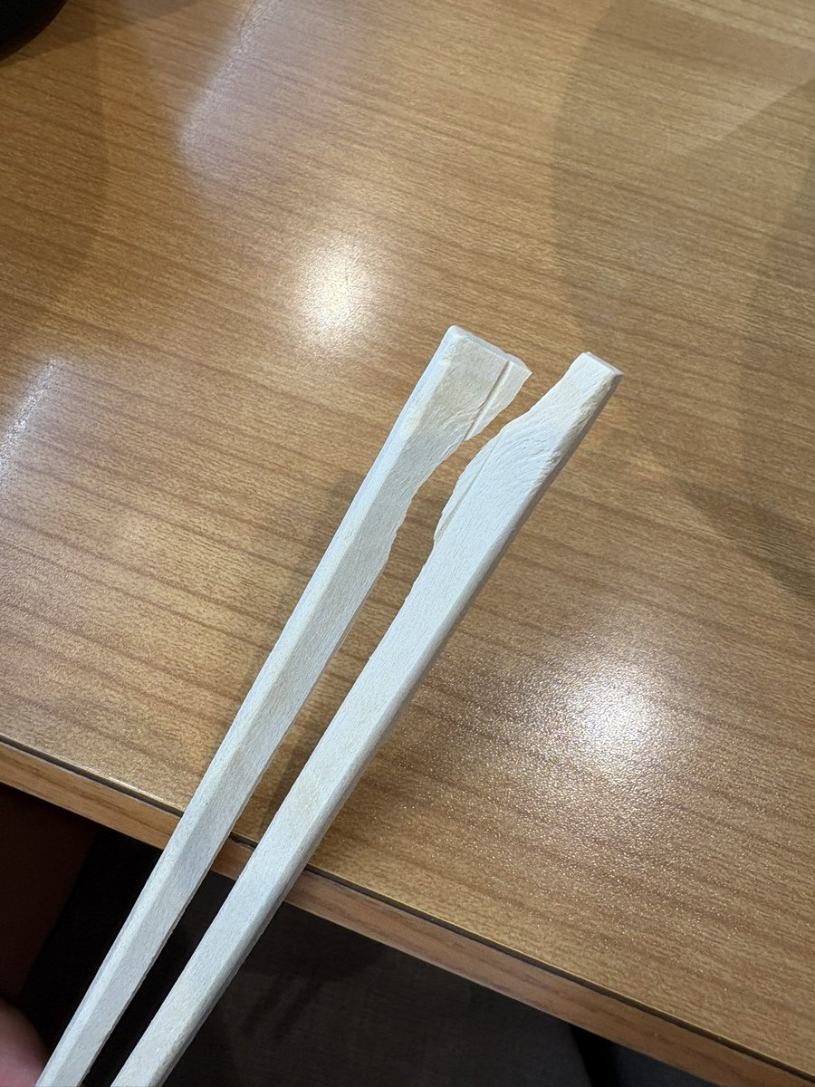 Carb_Kali1's tweet photo. キモい割れ方してて笑う https://t.co/c2KGreK9fA