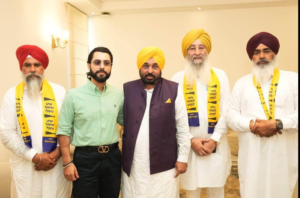 DailyPostPhh's tweet photo. ਅਕਾਲੀ ਦਲ ਦੇ ਆਗੂ ਰਵਿੰਦਰ ਸਿੰਘ ਬ੍ਰਹਮਪੁਰਾ ਆਮ ਆਦਮੀ ਪਾਰਟੀ 'ਚ ਹੋਏ ਸ਼ਾਮਿਲ 

#RavinderSinghBrahmpura #AamAadmiParty #AAP #BhagwantMann #ShiromaniAkaliDal #PunjabPolitics #PunjabNews #DailyPostTV https://t.co/1ZR5V8DfT0